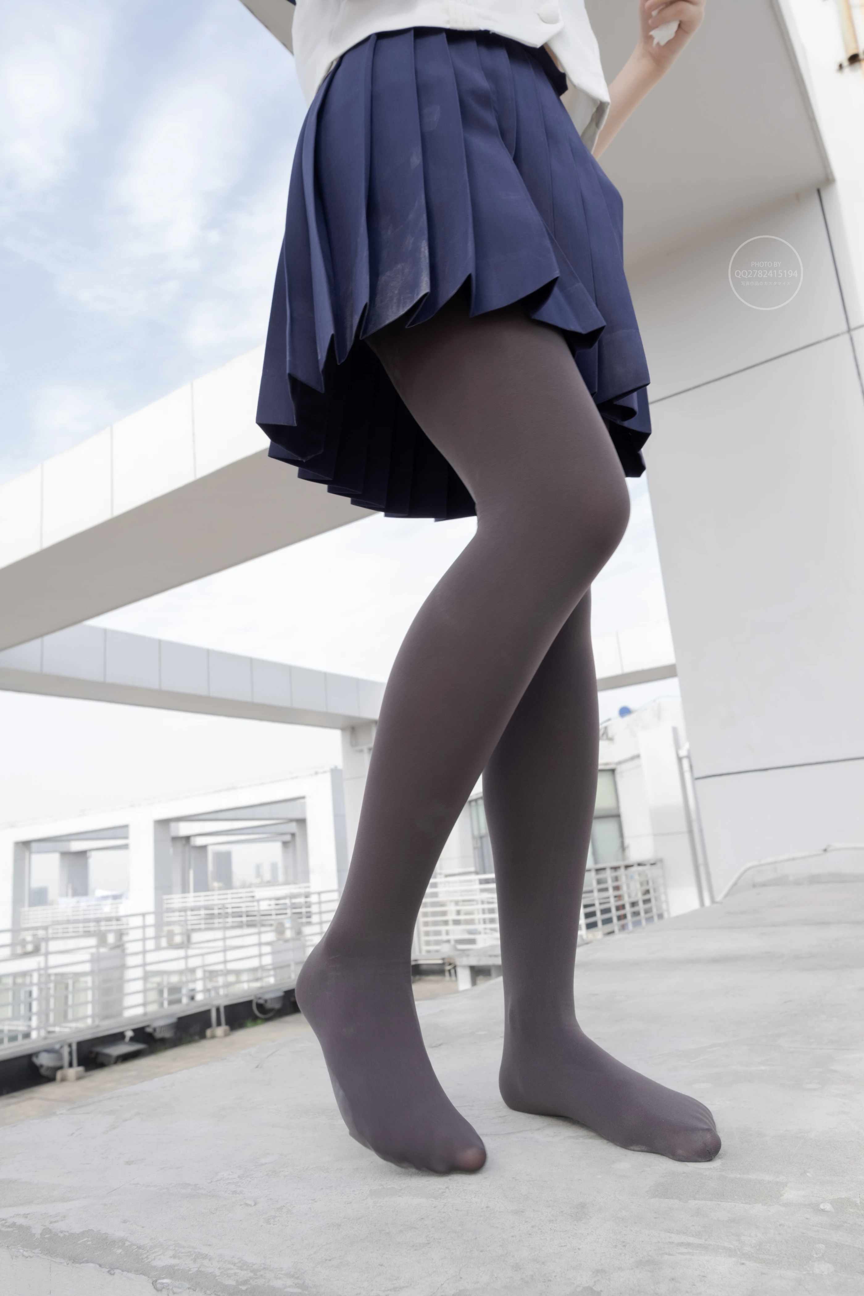 森萝财团 有料 NO.039 小香 天台上的JK灰丝美少女 [90P]插图9